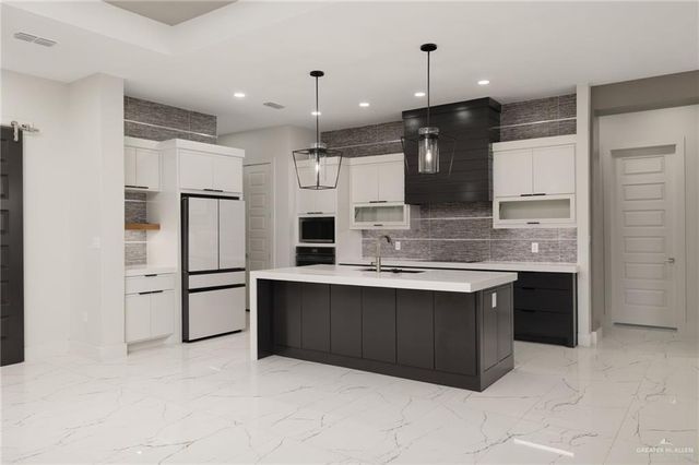 2610 E Julian Road, Harlingen, TX 78552