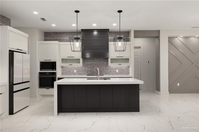 2610 E Julian Road, Harlingen, TX 78552