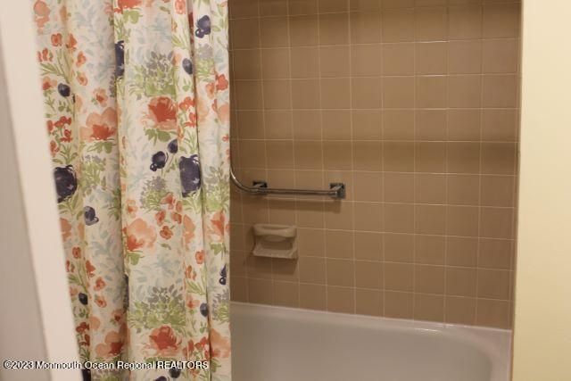 134 Amberly Drive F, Manalapan, NJ 07726