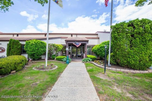 134 Amberly Drive F, Manalapan, NJ 07726