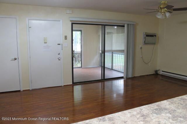 134 Amberly Drive F, Manalapan, NJ 07726