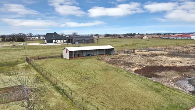 576 Welch School Road, Collinsville, TX 76233