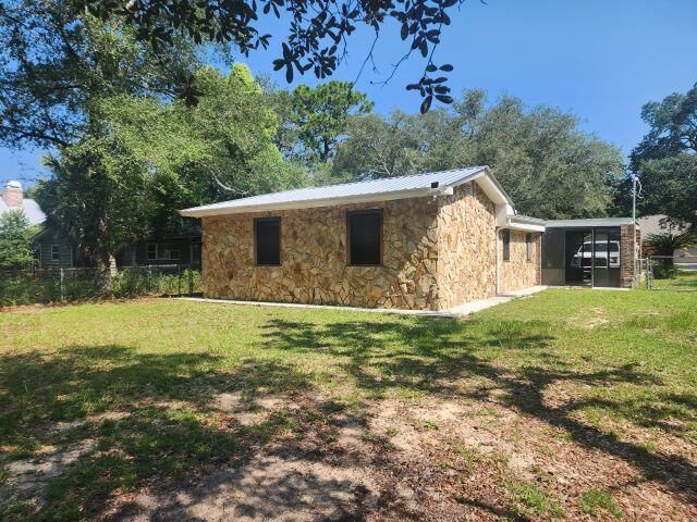 311 E Glen Avenue, Valparaiso, FL 32580