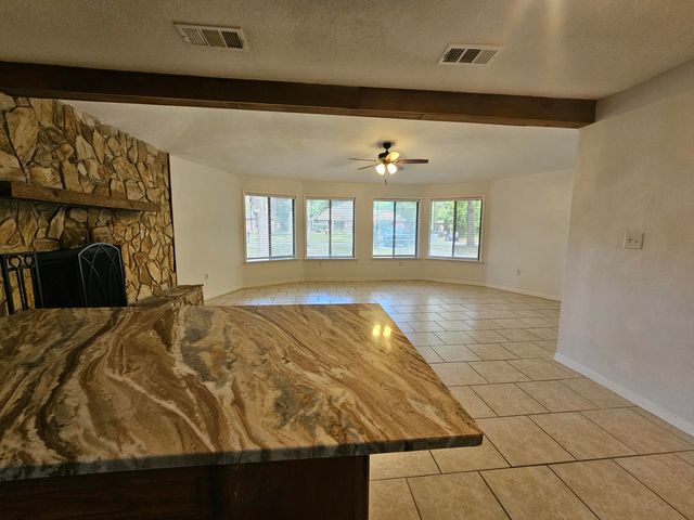 311 E Glen Avenue, Valparaiso, FL 32580