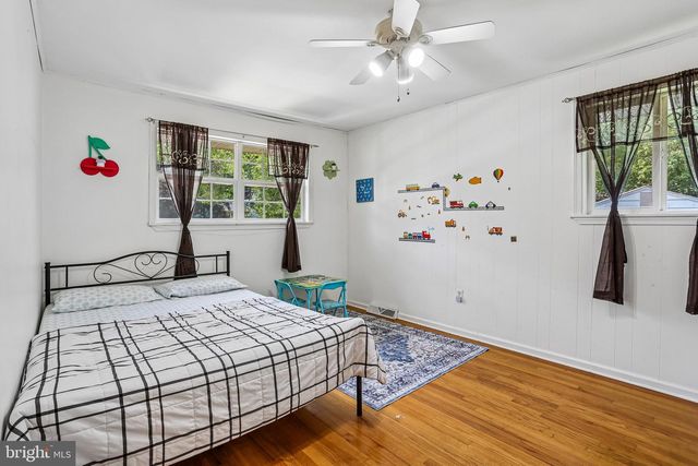 137 WOODSHADE DR, Newark, DE 19702