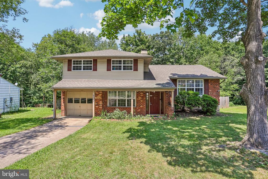 137 WOODSHADE DR, Newark, DE 19702