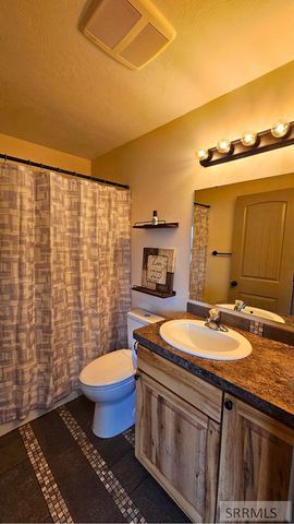 5420 E Elliott Street, Iona, ID 83427