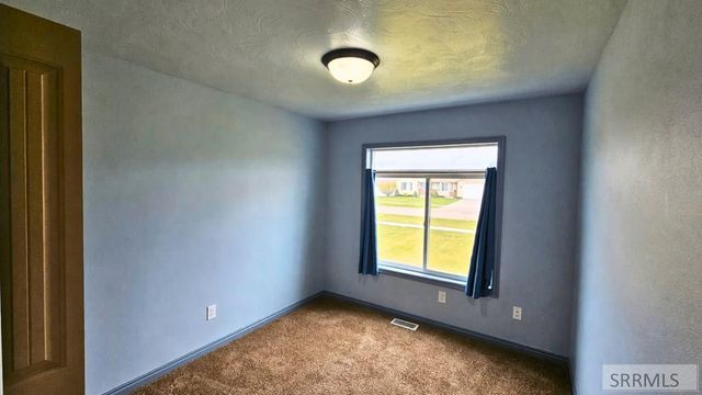 5420 E Elliott Street, Iona, ID 83427
