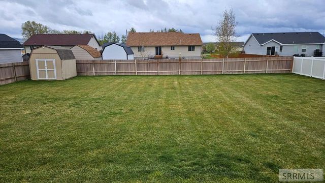 5420 E Elliott Street, Iona, ID 83427