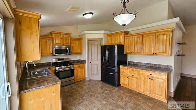 5420 E Elliott Street, Iona, ID 83427