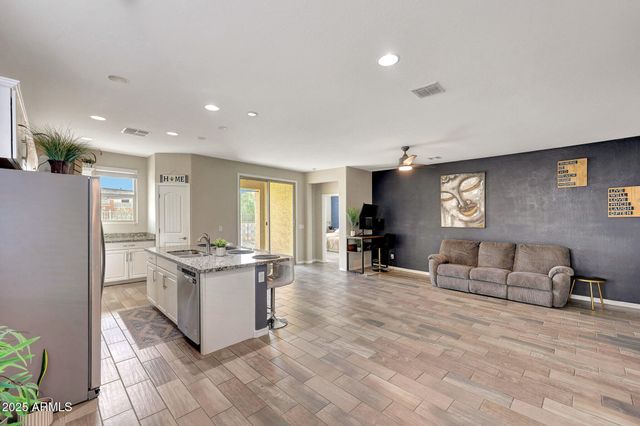 17399 W SPRING Drive, Goodyear, AZ 85338