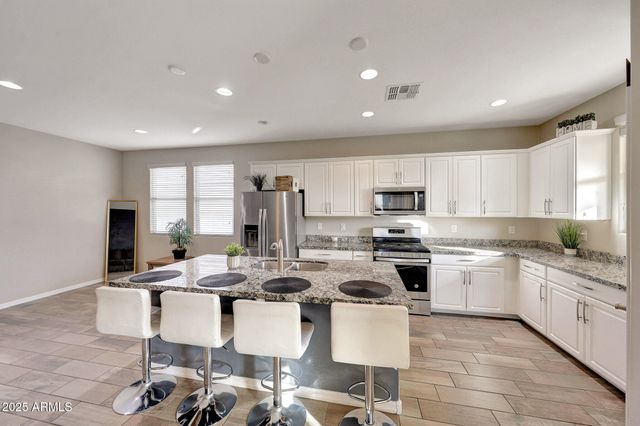 17399 W SPRING Drive, Goodyear, AZ 85338