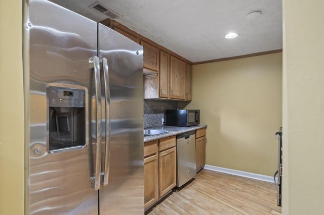 1404 Waggoner Road, Reynoldsburg, OH 43068
