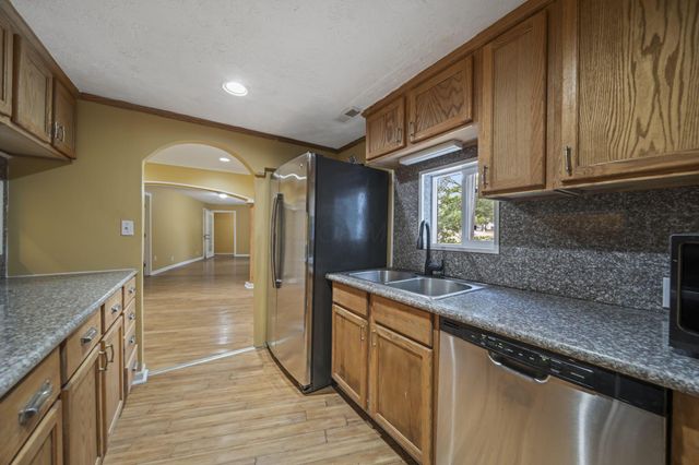 1404 Waggoner Road, Reynoldsburg, OH 43068