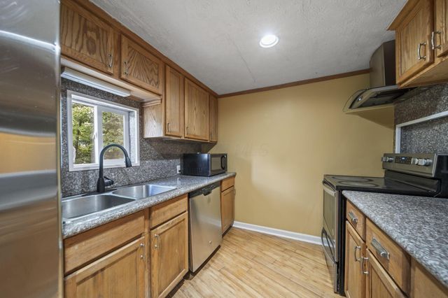 1404 Waggoner Road, Reynoldsburg, OH 43068
