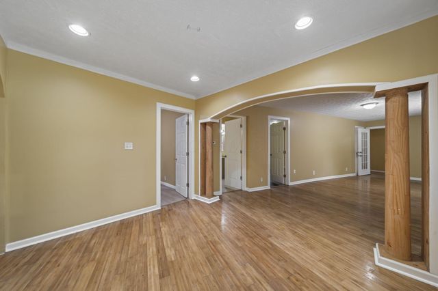 1404 Waggoner Road, Reynoldsburg, OH 43068