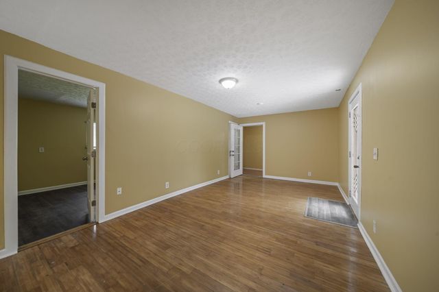 1404 Waggoner Road, Reynoldsburg, OH 43068