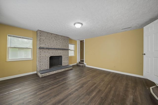 1404 Waggoner Road, Reynoldsburg, OH 43068