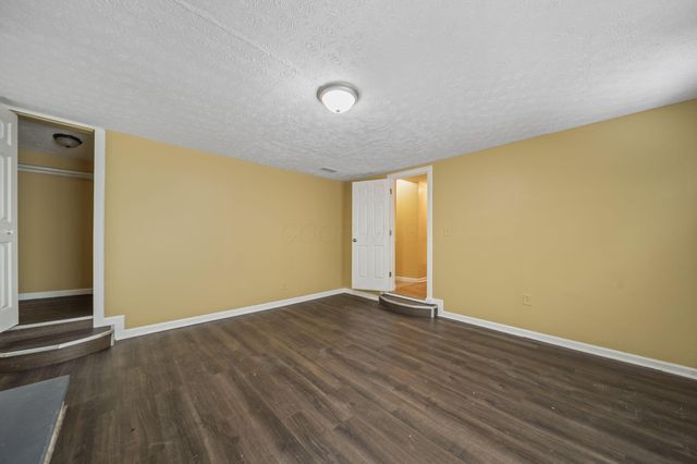 1404 Waggoner Road, Reynoldsburg, OH 43068