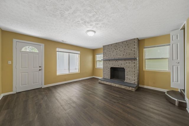 1404 Waggoner Road, Reynoldsburg, OH 43068