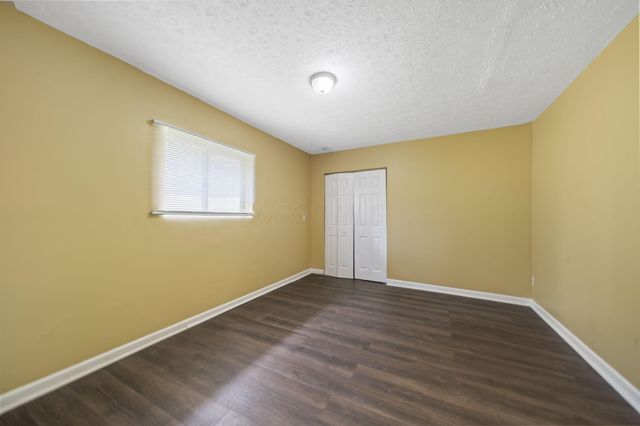 1404 Waggoner Road, Reynoldsburg, OH 43068