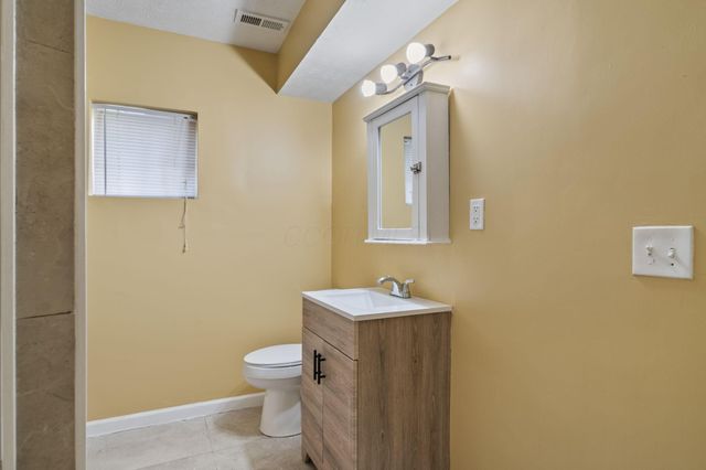 1404 Waggoner Road, Reynoldsburg, OH 43068