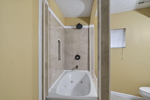 1404 Waggoner Road, Reynoldsburg, OH 43068