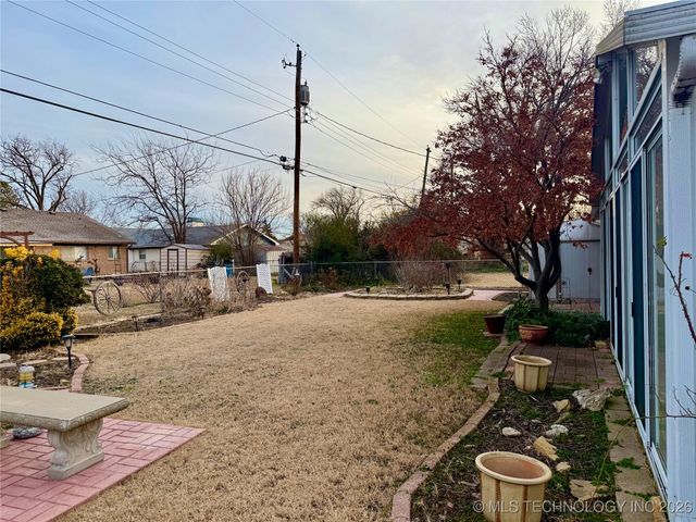 9057 E 33rd Street, Tulsa, OK 74145