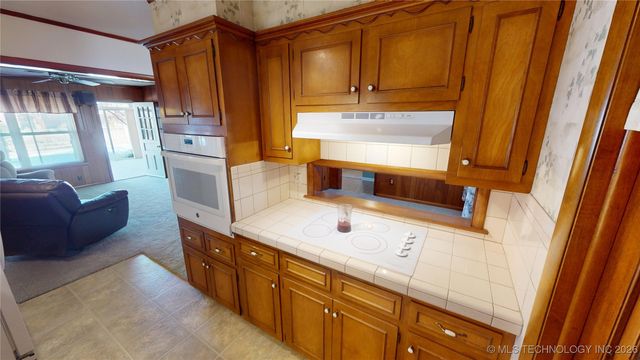 9057 E 33rd Street, Tulsa, OK 74145