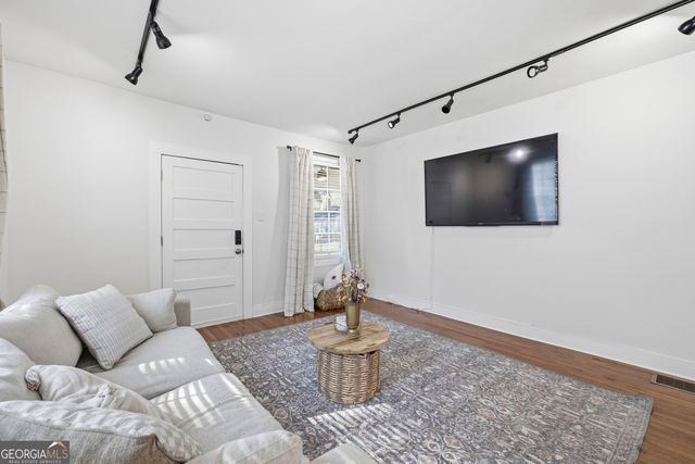 49 Poplar Street, Porterdale, GA 30014