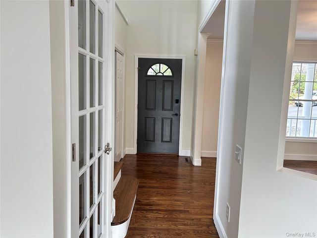 24 North Drive, Centerport, NY 11721