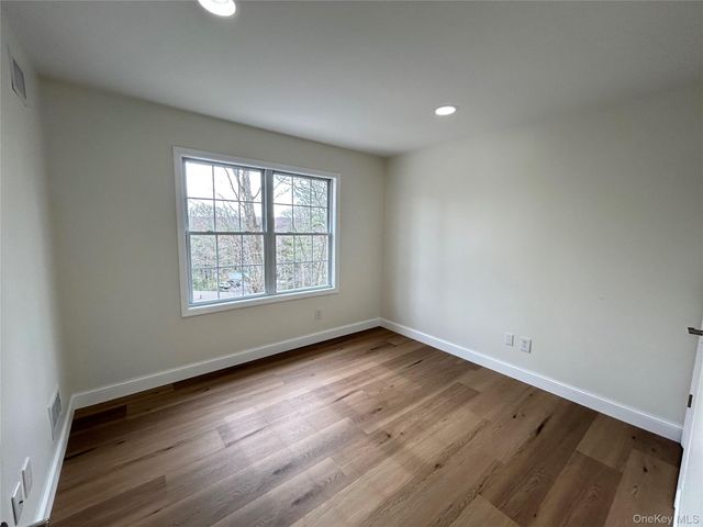 24 North Drive, Centerport, NY 11721