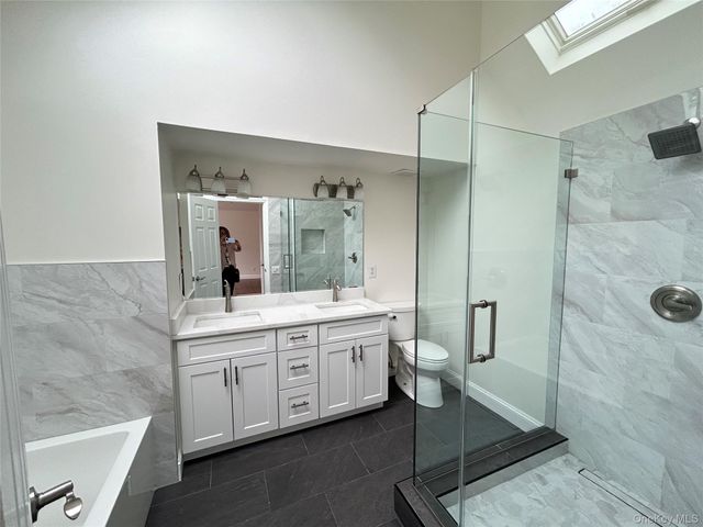 24 North Drive, Centerport, NY 11721