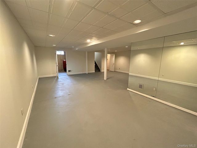 24 North Drive, Centerport, NY 11721