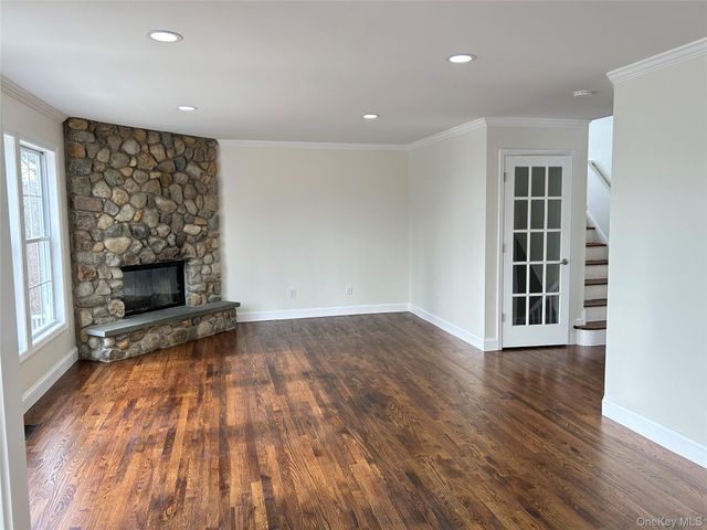 24 North Drive, Centerport, NY 11721