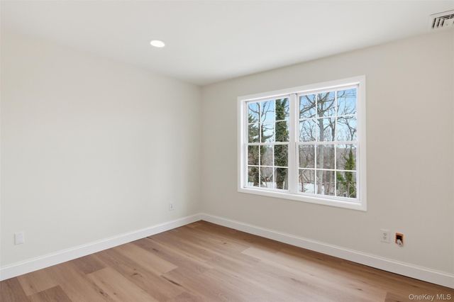 24 North Drive, Centerport, NY 11721