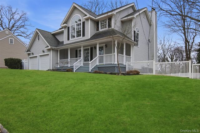 24 North Drive, Centerport, NY 11721