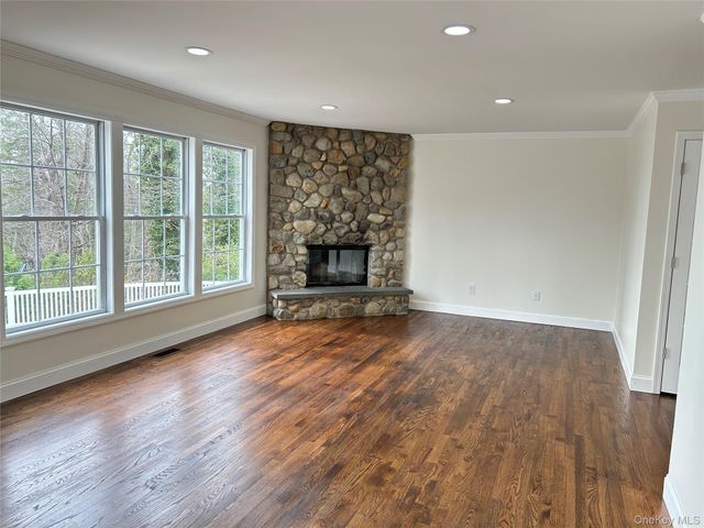 24 North Drive, Centerport, NY 11721