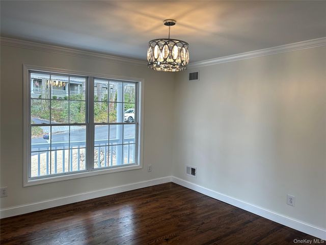 24 North Drive, Centerport, NY 11721