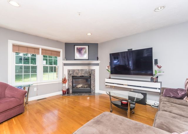 86 Worcester Lane 86, Waltham, MA 02451