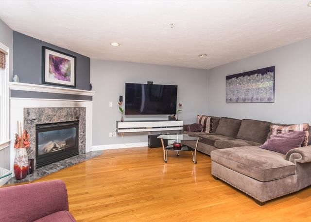 86 Worcester Lane 86, Waltham, MA 02451