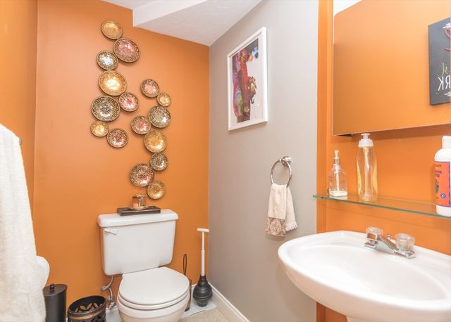 86 Worcester Lane 86, Waltham, MA 02451
