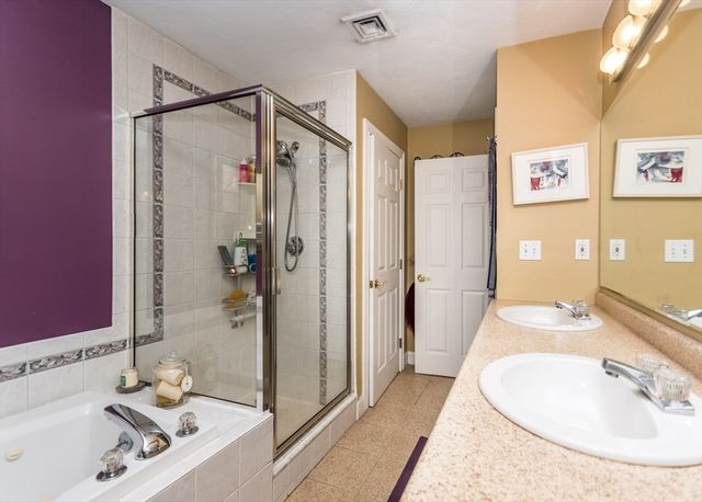 86 Worcester Lane 86, Waltham, MA 02451