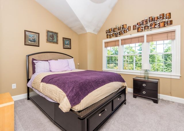 86 Worcester Lane 86, Waltham, MA 02451