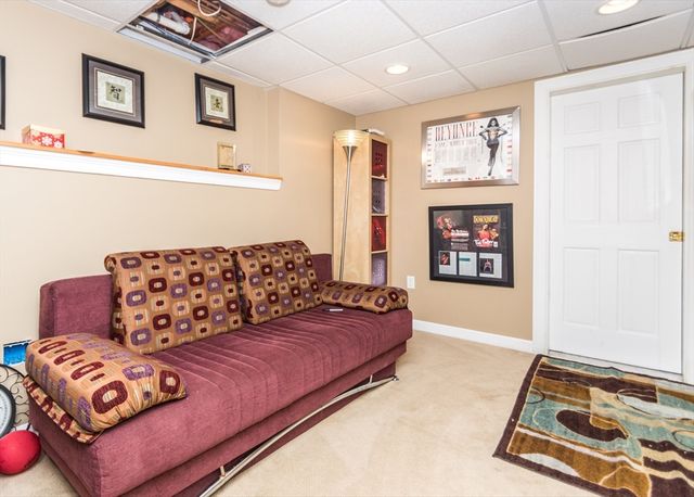 86 Worcester Lane 86, Waltham, MA 02451