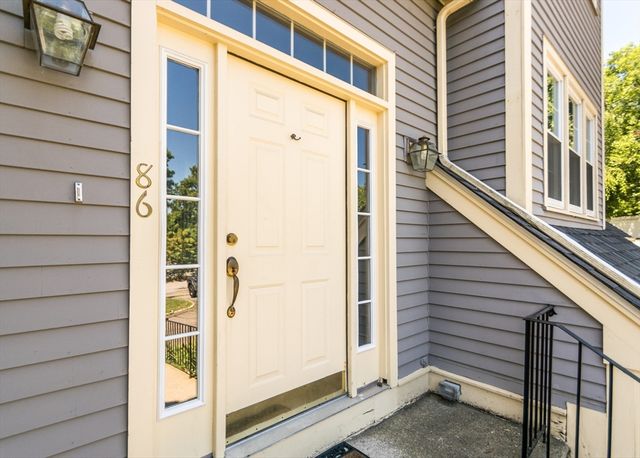86 Worcester Lane 86, Waltham, MA 02451