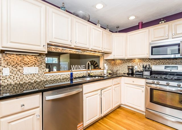 86 Worcester Lane 86, Waltham, MA 02451