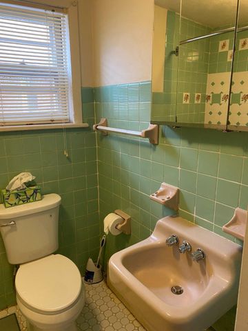 27 SWAN ST, Trenton, NJ 08611