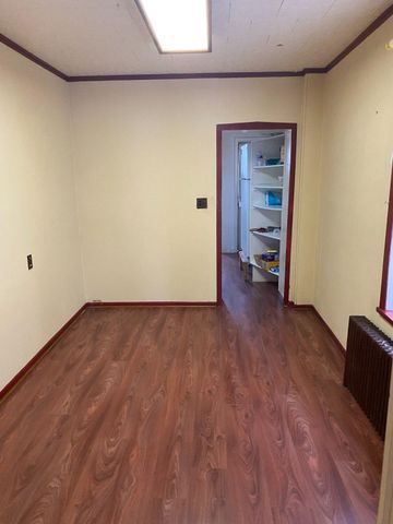 27 SWAN ST, Trenton, NJ 08611