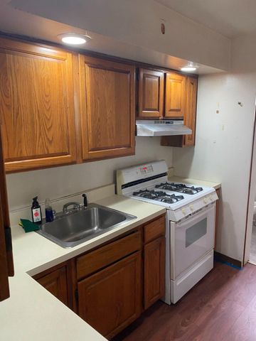 27 SWAN ST, Trenton, NJ 08611
